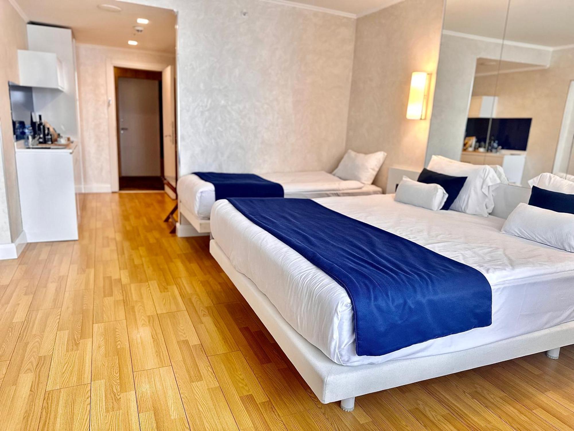 Seaside Vip Hotel Батуми Экстерьер фото