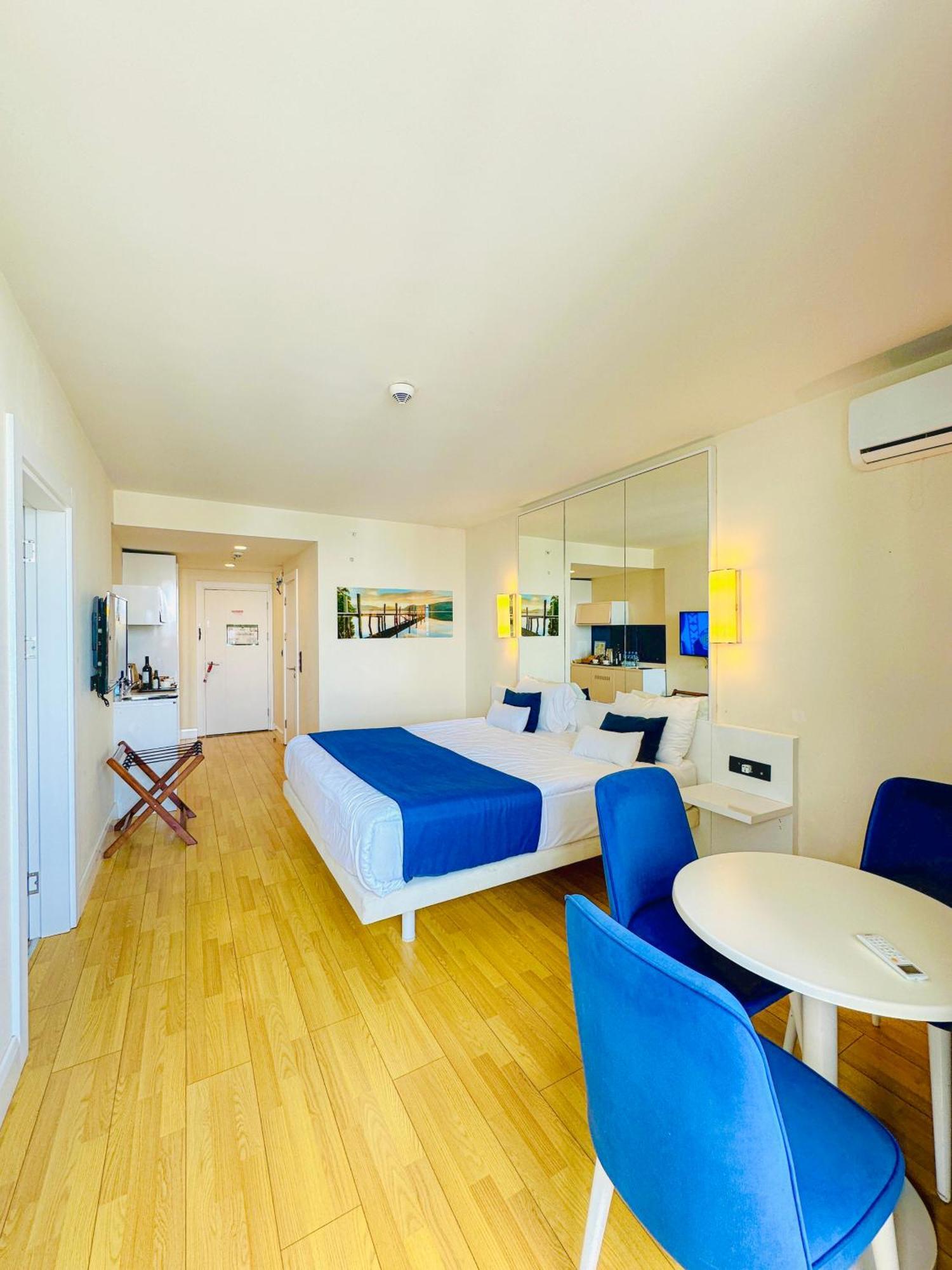 Seaside Vip Hotel Батуми Экстерьер фото