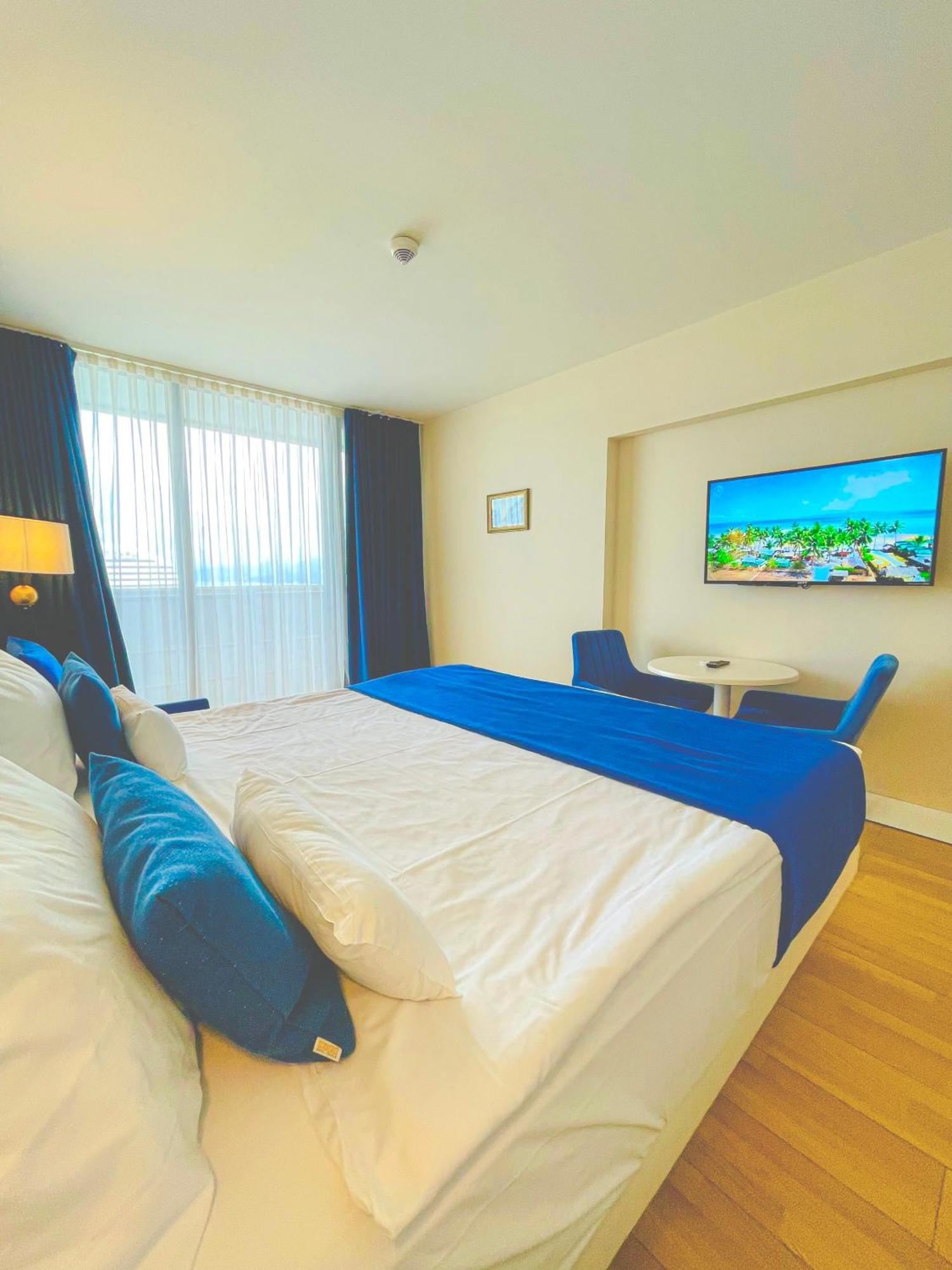 Seaside Vip Hotel Батуми Экстерьер фото