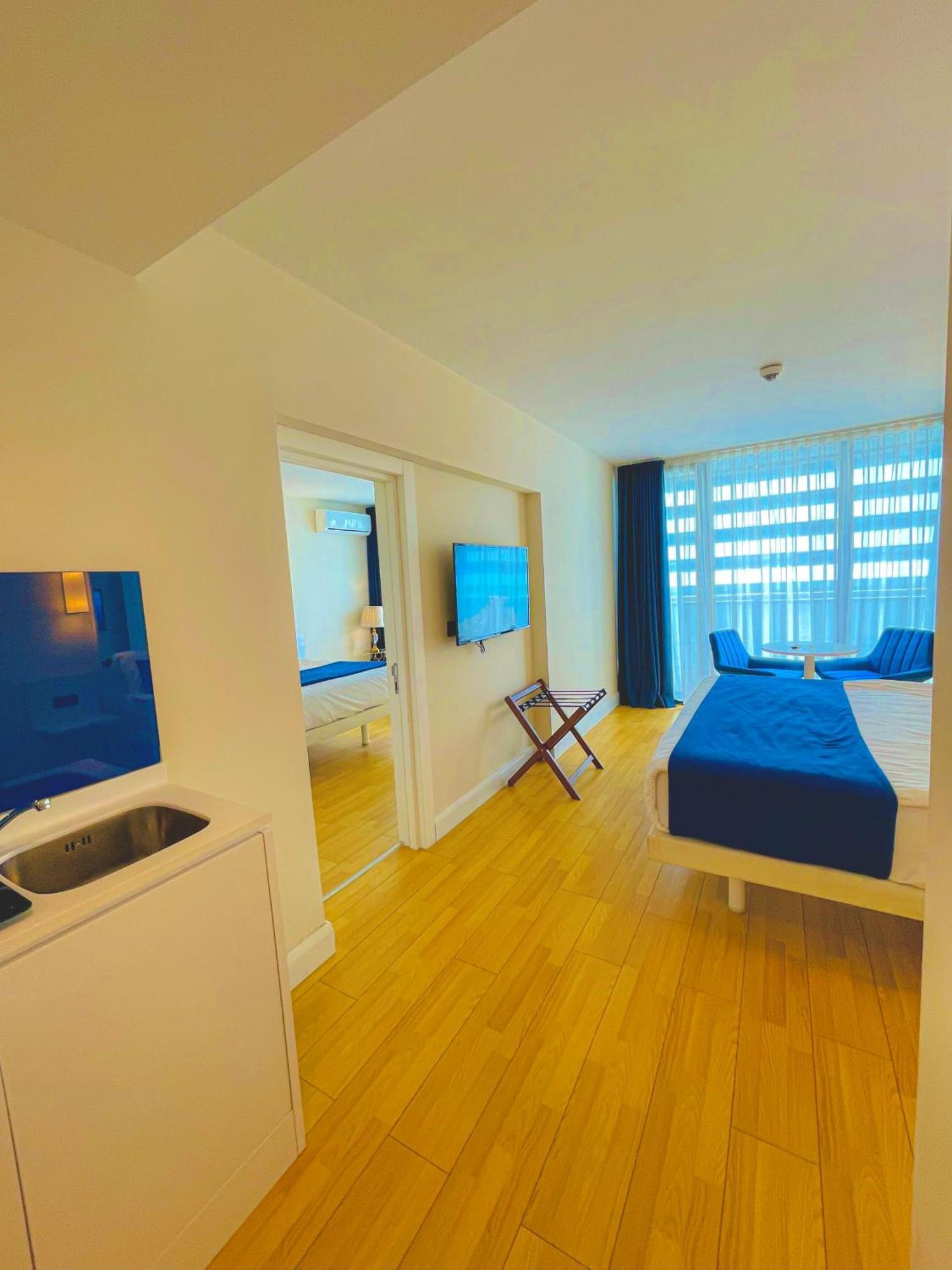 Seaside Vip Hotel Батуми Экстерьер фото
